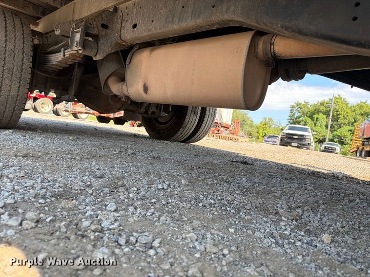 image for item FU4590 2016 RAM 3500 flatbed pickup truck