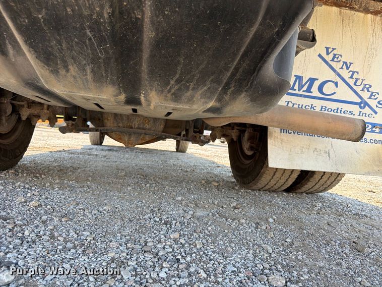 image for item FU4590 2016 RAM 3500 flatbed pickup truck