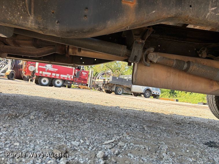 image for item FU4590 2016 RAM 3500 flatbed pickup truck