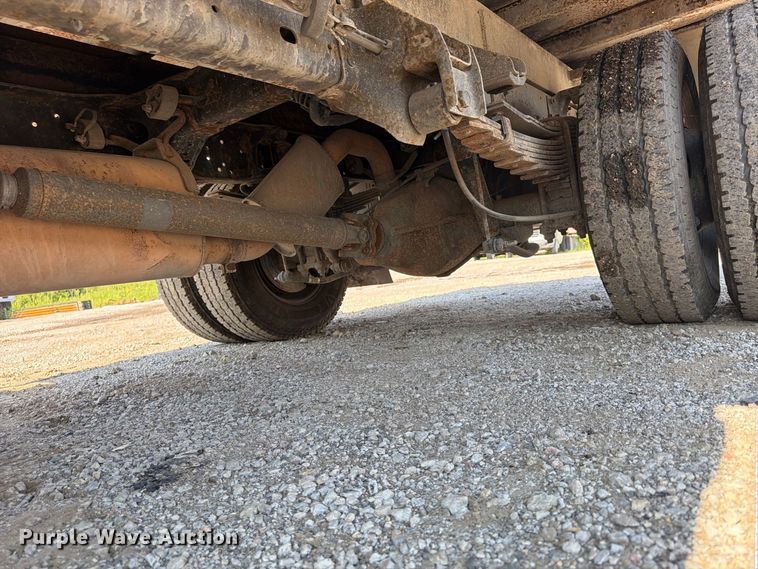 image for item FU4590 2016 RAM 3500 flatbed pickup truck