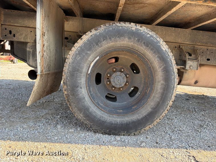 image for item FU4590 2016 RAM 3500 flatbed pickup truck