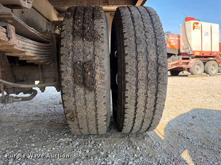 image for item FU4590 2016 RAM 3500 flatbed pickup truck
