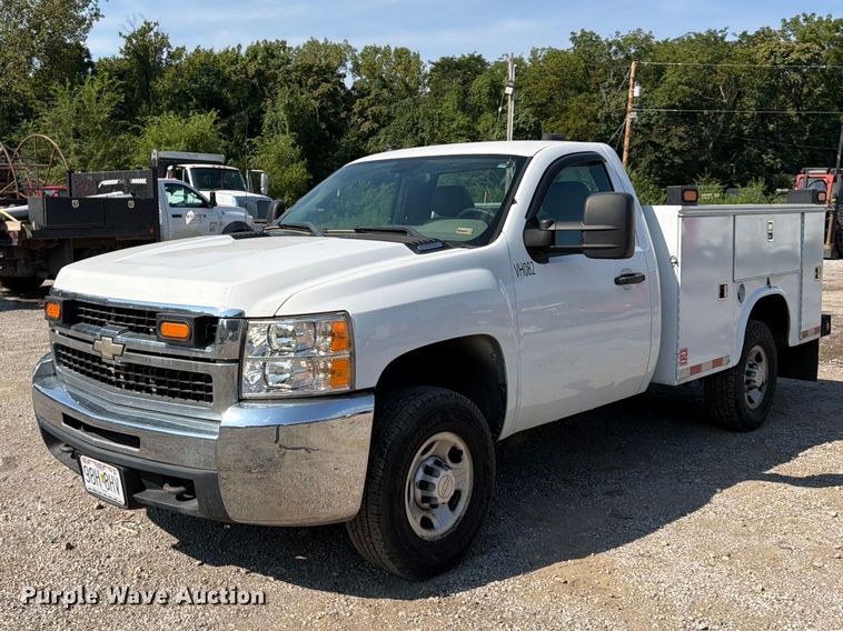 image for item FU4591 2009 Chevrolet Silverado 2500HD utility bed pickup truck