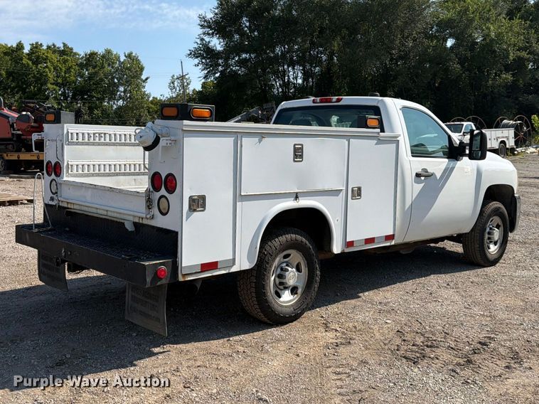 image for item FU4591 2009 Chevrolet Silverado 2500HD utility bed pickup truck