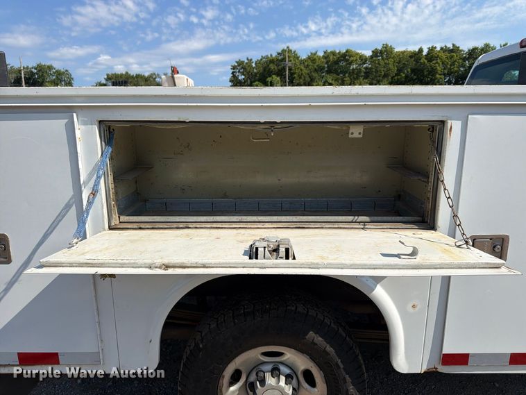 image for item FU4591 2009 Chevrolet Silverado 2500HD utility bed pickup truck