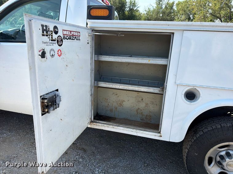 image for item FU4591 2009 Chevrolet Silverado 2500HD utility bed pickup truck