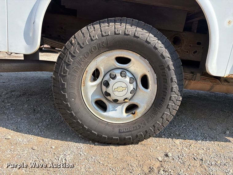 image for item FU4591 2009 Chevrolet Silverado 2500HD utility bed pickup truck