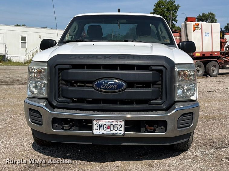 image for item FU4592 2013 Ford F250 Super Duty utility bed pickup truck