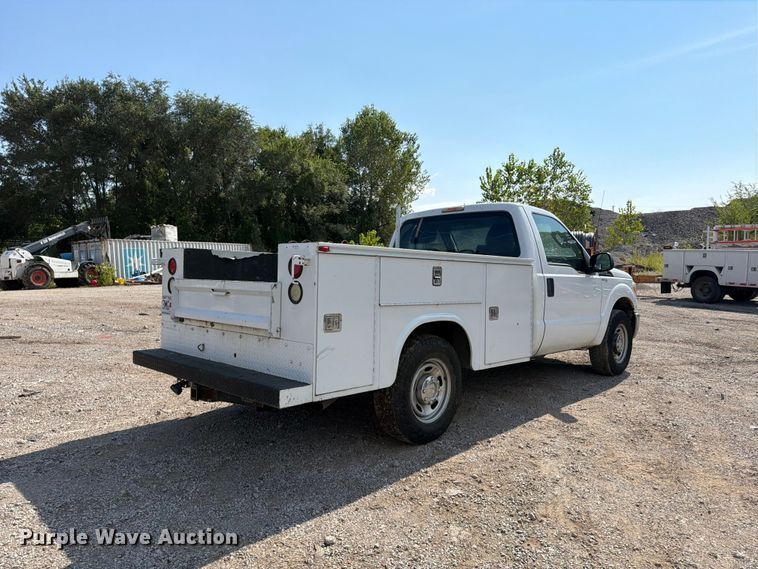 image for item FU4592 2013 Ford F250 Super Duty utility bed pickup truck