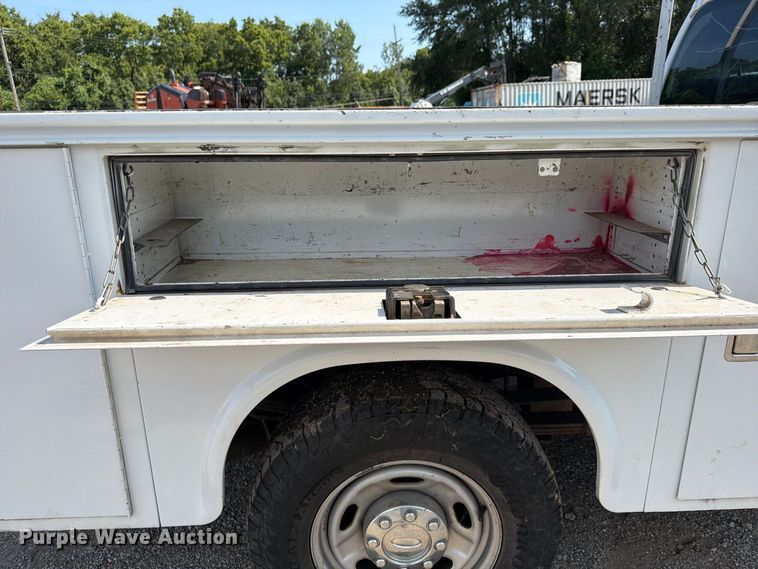 image for item FU4592 2013 Ford F250 Super Duty utility bed pickup truck