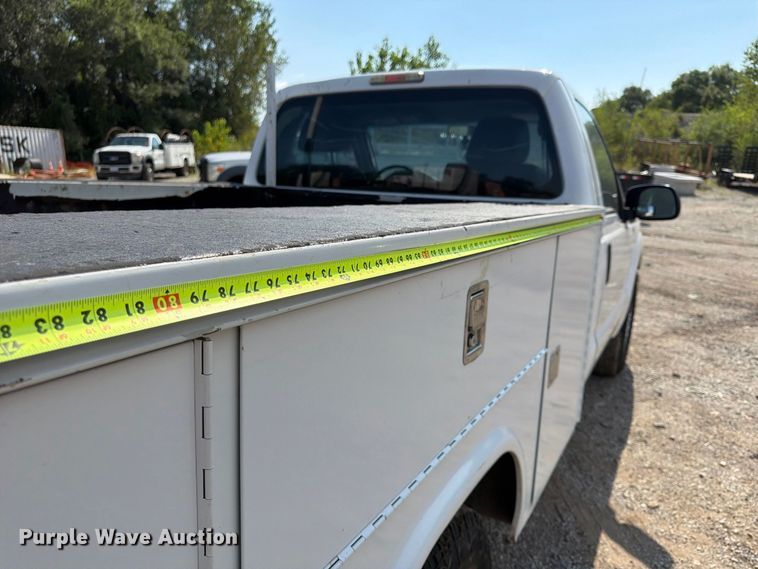 image for item FU4592 2013 Ford F250 Super Duty utility bed pickup truck