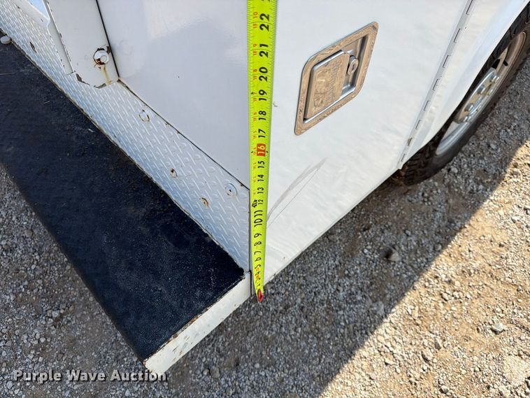 image for item FU4592 2013 Ford F250 Super Duty utility bed pickup truck