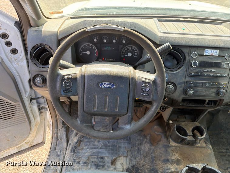 image for item FU4592 2013 Ford F250 Super Duty utility bed pickup truck