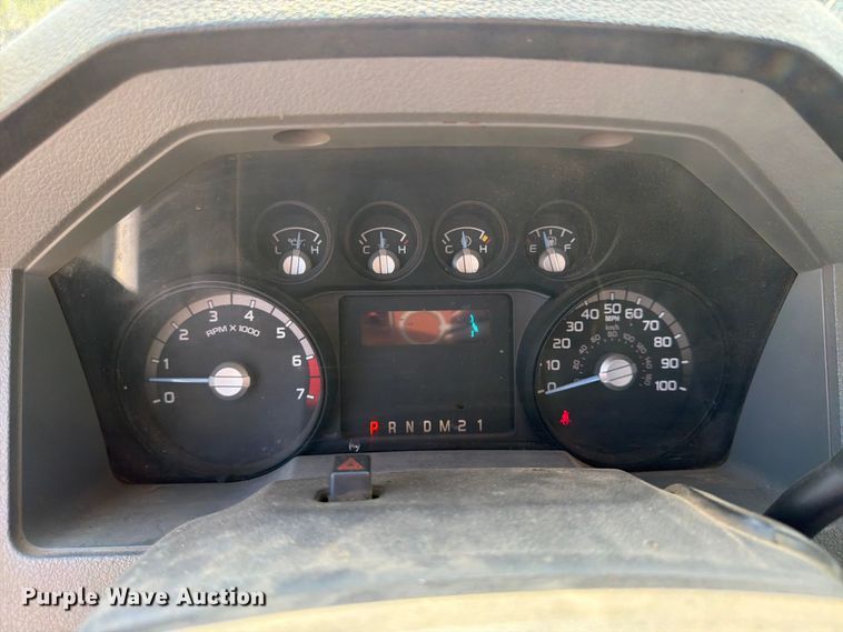 image for item FU4592 2013 Ford F250 Super Duty utility bed pickup truck