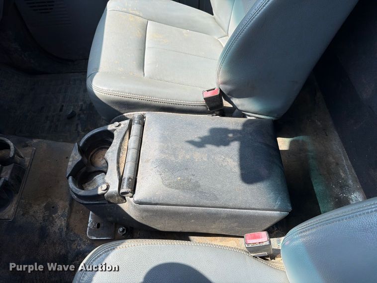 image for item FU4592 2013 Ford F250 Super Duty utility bed pickup truck