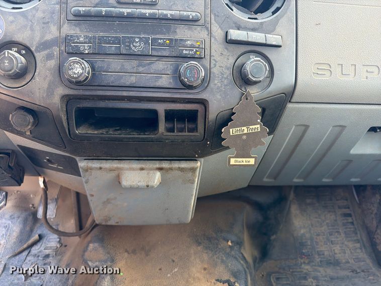 image for item FU4592 2013 Ford F250 Super Duty utility bed pickup truck