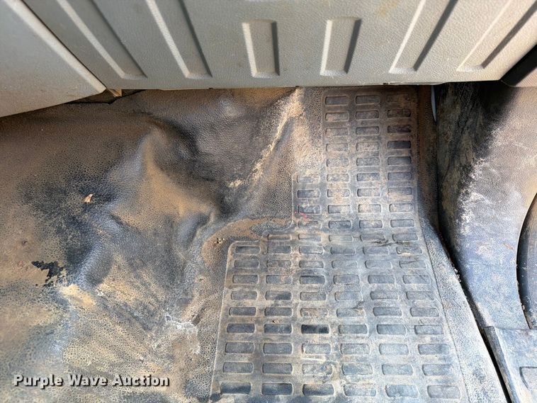 image for item FU4592 2013 Ford F250 Super Duty utility bed pickup truck