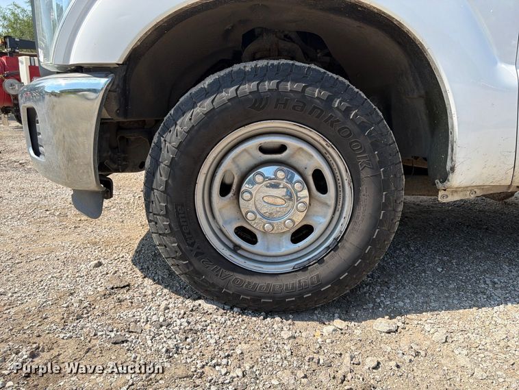 image for item FU4592 2013 Ford F250 Super Duty utility bed pickup truck