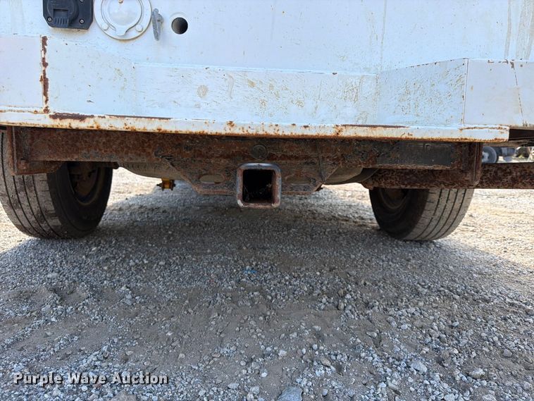 image for item FU4593 2006 Ford F250 Super Duty XL utility bed pickup truck
