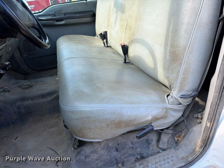 image for item FU4593 2006 Ford F250 Super Duty XL utility bed pickup truck