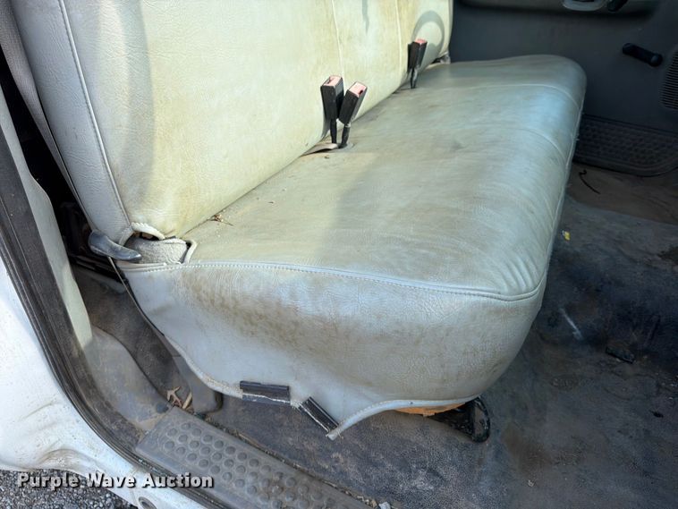 image for item FU4593 2006 Ford F250 Super Duty XL utility bed pickup truck
