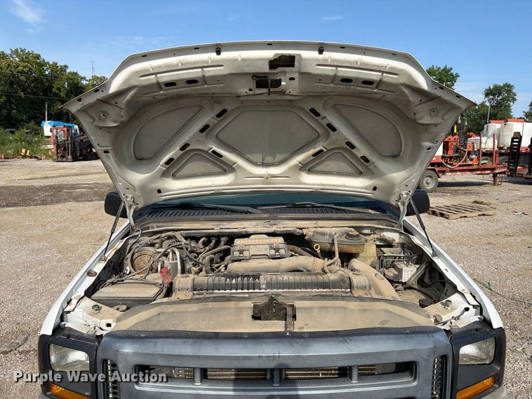 image for item FU4593 2006 Ford F250 Super Duty XL utility bed pickup truck
