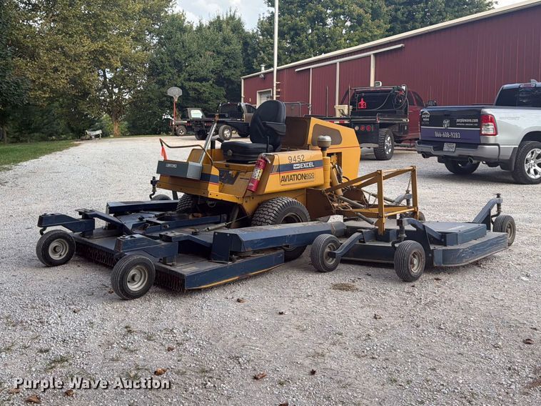 2000 Excel 4500 Hustler lawn mower