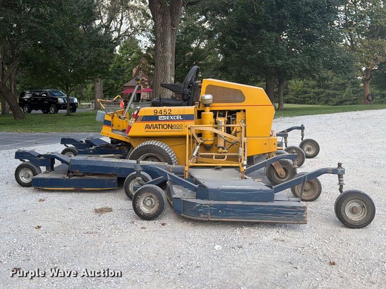 image for item FU4595 2000 Excel 4500 Hustler lawn mower