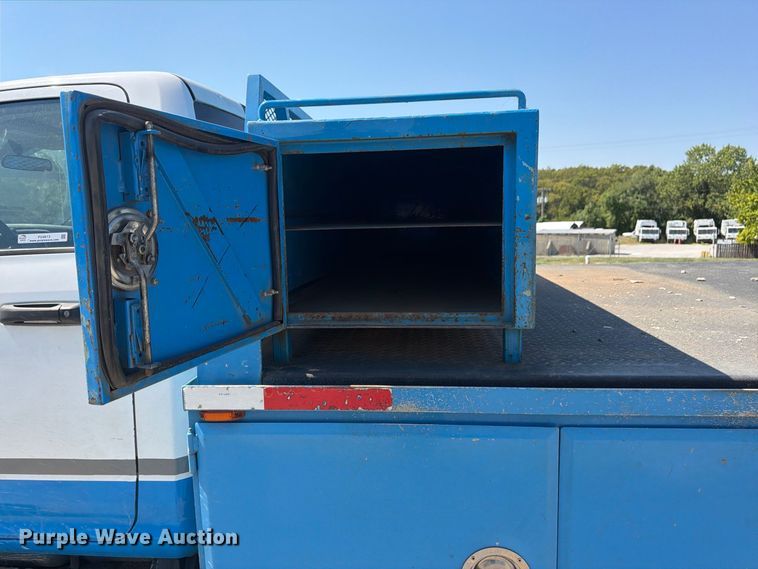 image for item FU4613 2017 RAM 5500 flatbed truck