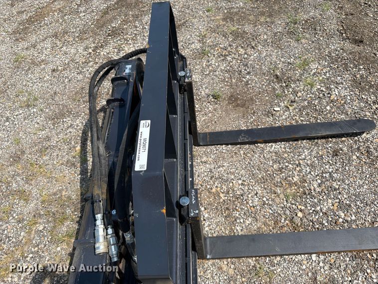 image for item MQ9071 2026 Arteer RPT-42L skid steer forks