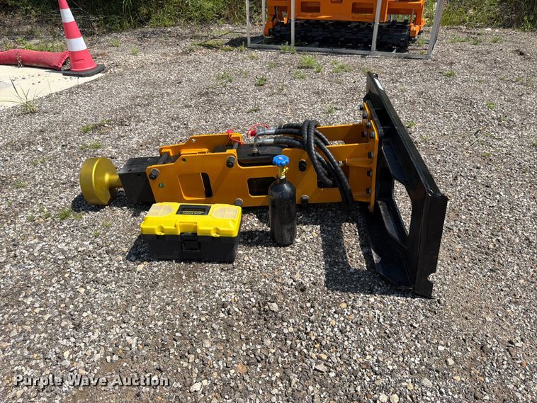 image for item MQ9075 2026 D680 skid steer pile hammer