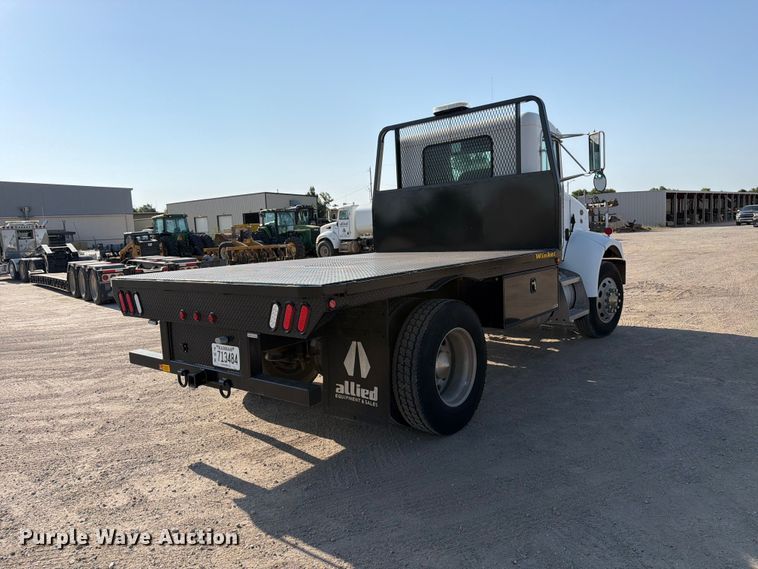 image for item MZ9896 2002 Peterbilt 330 flatbed truck