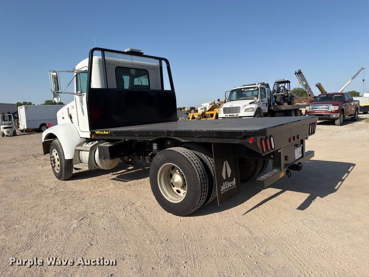 image for item MZ9896 2002 Peterbilt 330 flatbed truck