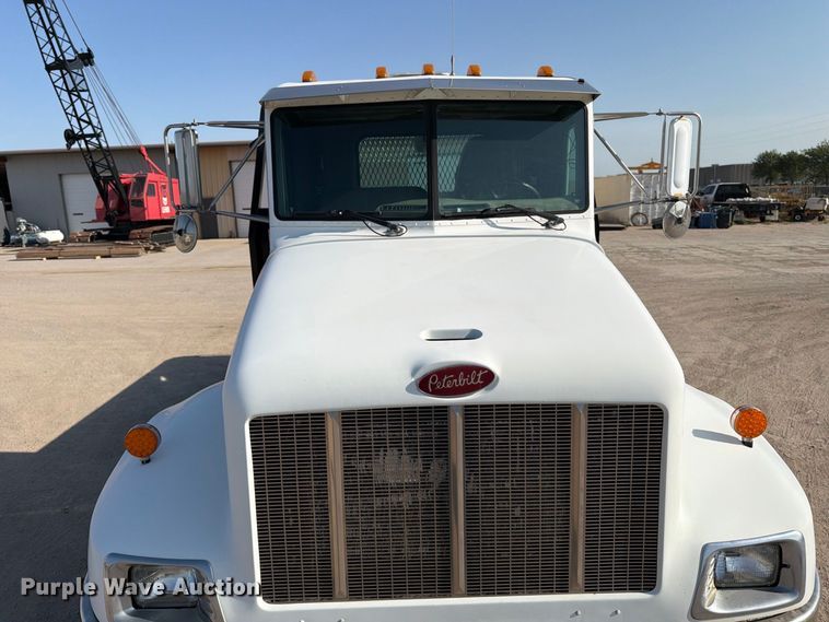 image for item MZ9896 2002 Peterbilt 330 flatbed truck