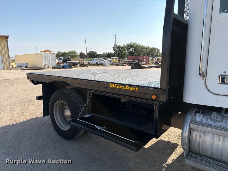 image for item MZ9896 2002 Peterbilt 330 flatbed truck