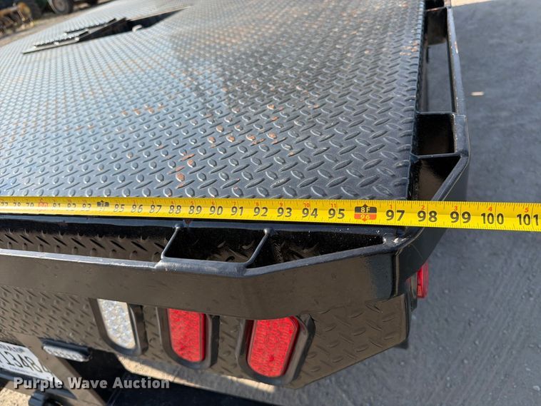 image for item MZ9896 2002 Peterbilt 330 flatbed truck