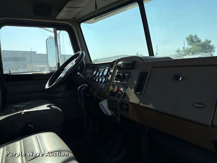 image for item MZ9896 2002 Peterbilt 330 flatbed truck