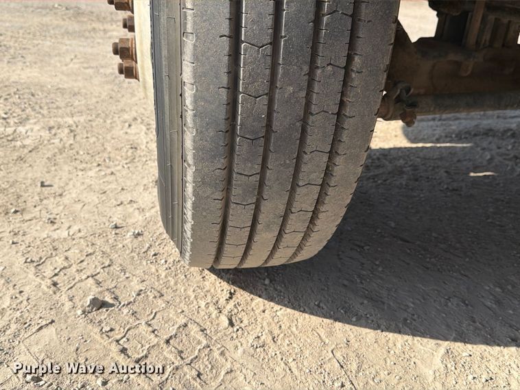 image for item MZ9896 2002 Peterbilt 330 flatbed truck
