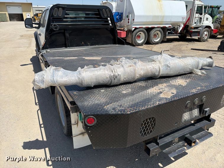 image for item MZ9909 2017 Ford F550 Super Duty XL Ext. Cab flatbed truck