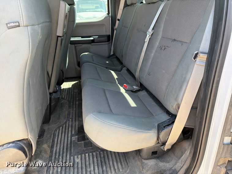 image for item MZ9909 2017 Ford F550 Super Duty XL Ext. Cab flatbed truck
