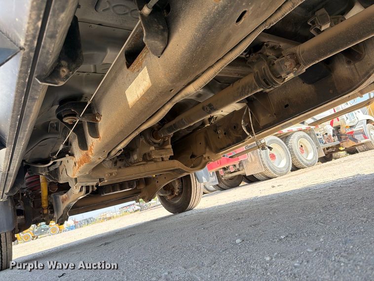 image for item MZ9909 2017 Ford F550 Super Duty XL Ext. Cab flatbed truck