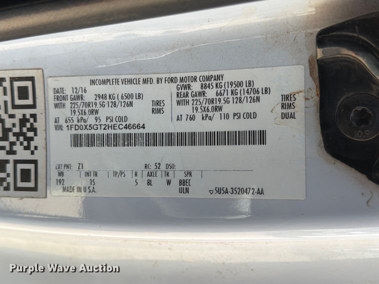 image for item MZ9909 2017 Ford F550 Super Duty XL Ext. Cab flatbed truck