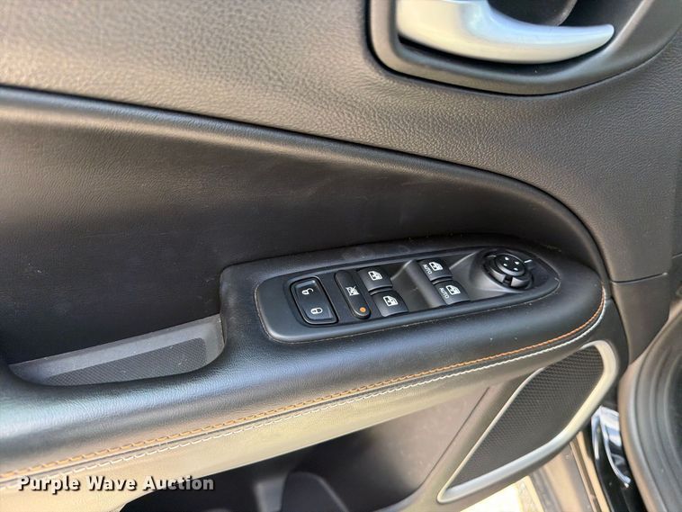 image for item MZ9998 2017 Jeep Compass Latitude SUV