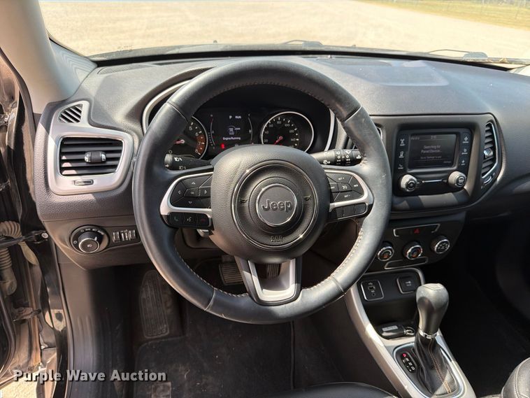 image for item MZ9998 2017 Jeep Compass Latitude SUV