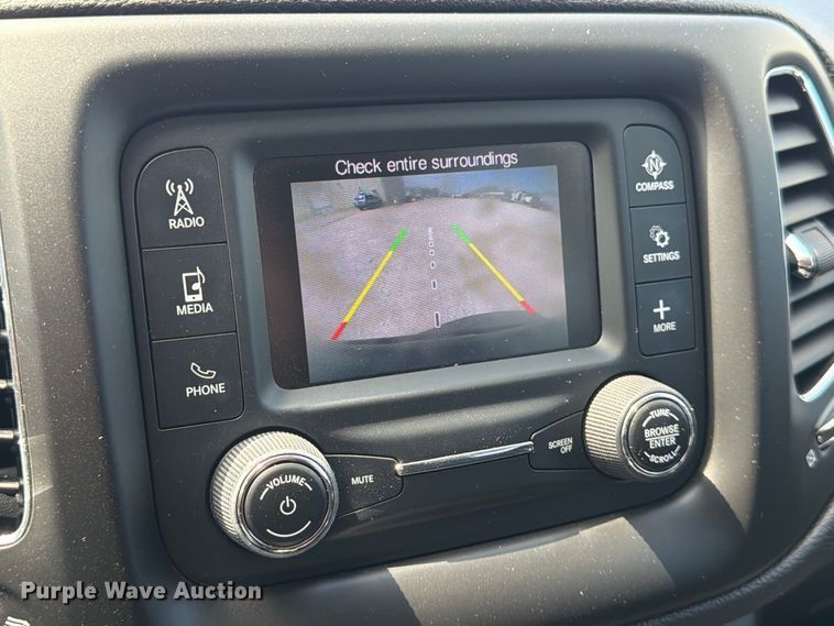 image for item MZ9998 2017 Jeep Compass Latitude SUV