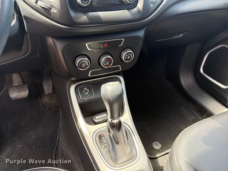 image for item MZ9998 2017 Jeep Compass Latitude SUV