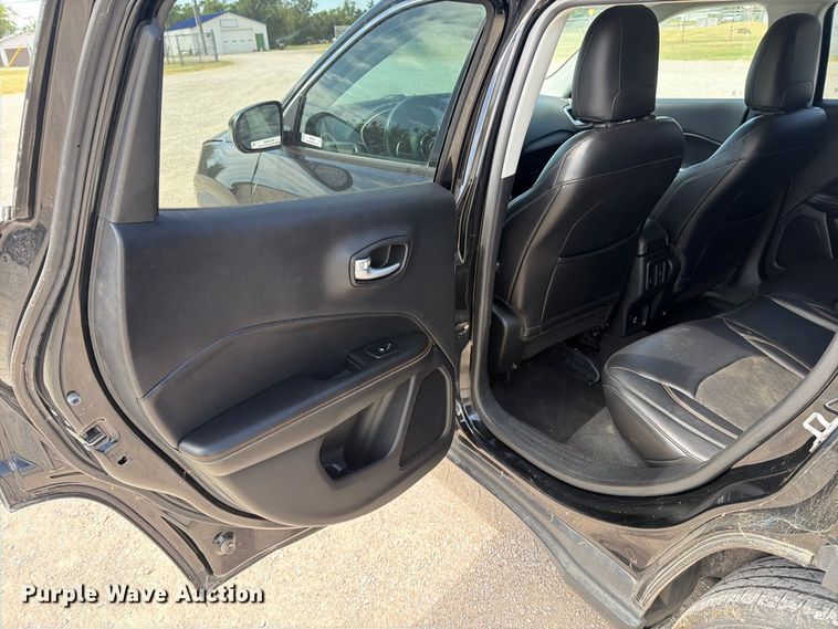 image for item MZ9998 2017 Jeep Compass Latitude SUV