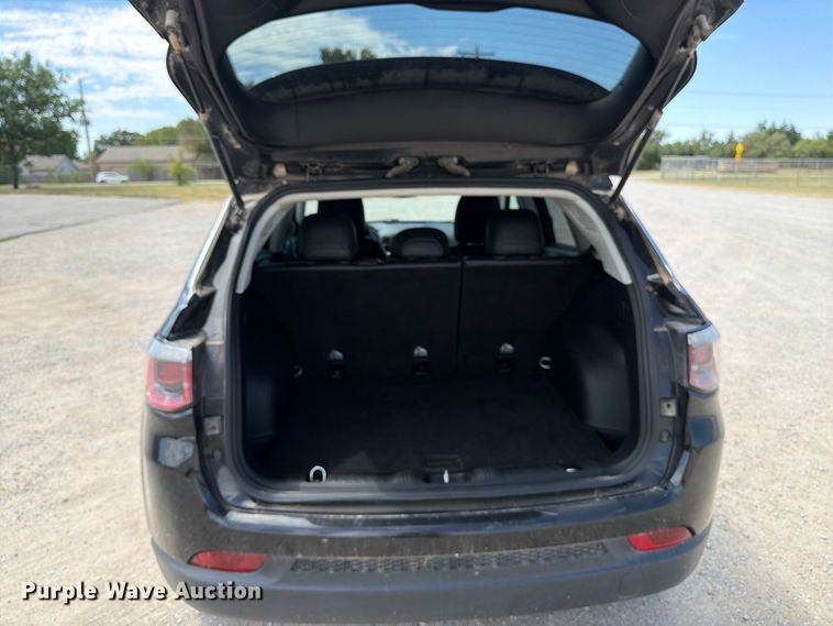 image for item MZ9998 2017 Jeep Compass Latitude SUV