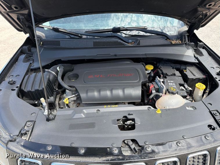 image for item MZ9998 2017 Jeep Compass Latitude SUV