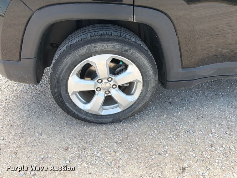 image for item MZ9998 2017 Jeep Compass Latitude SUV
